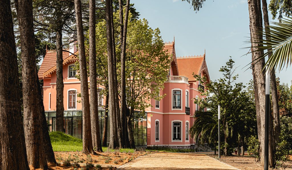 Villa Portela Renasce com 'Corpo-Fantasma': A Grande Volta da Arte em Leiria